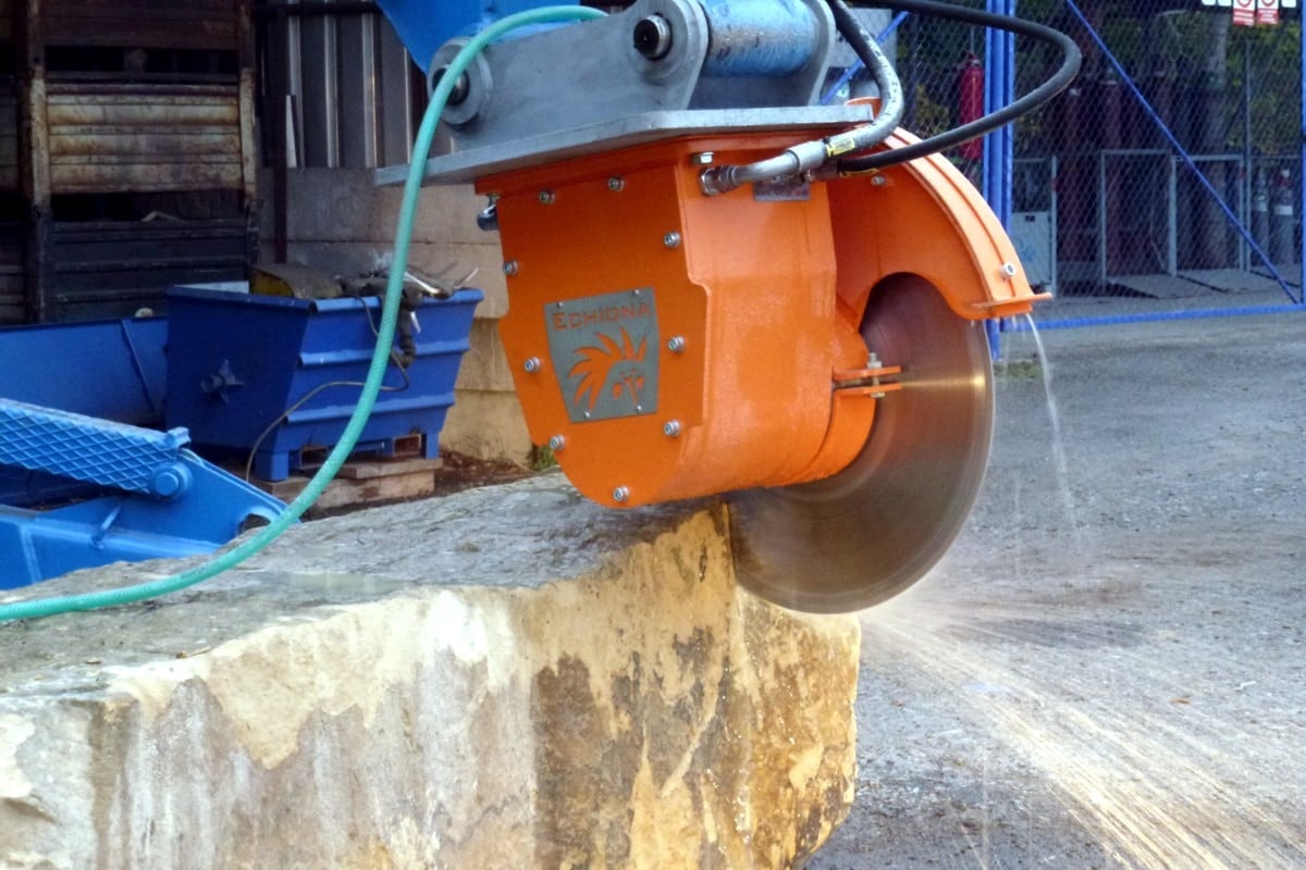 Cutting thin slices of sandstone with high speed diamond rocksaw